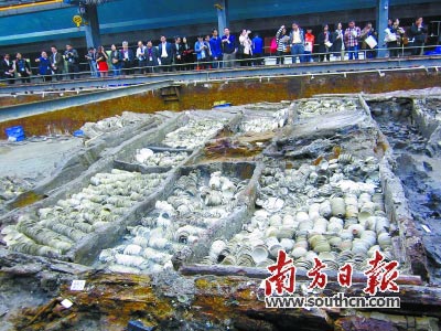 Hoard of relics salvaged from ancient Chinese ship