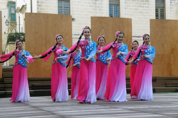 Spring Festival celebrations to light up 6 continents