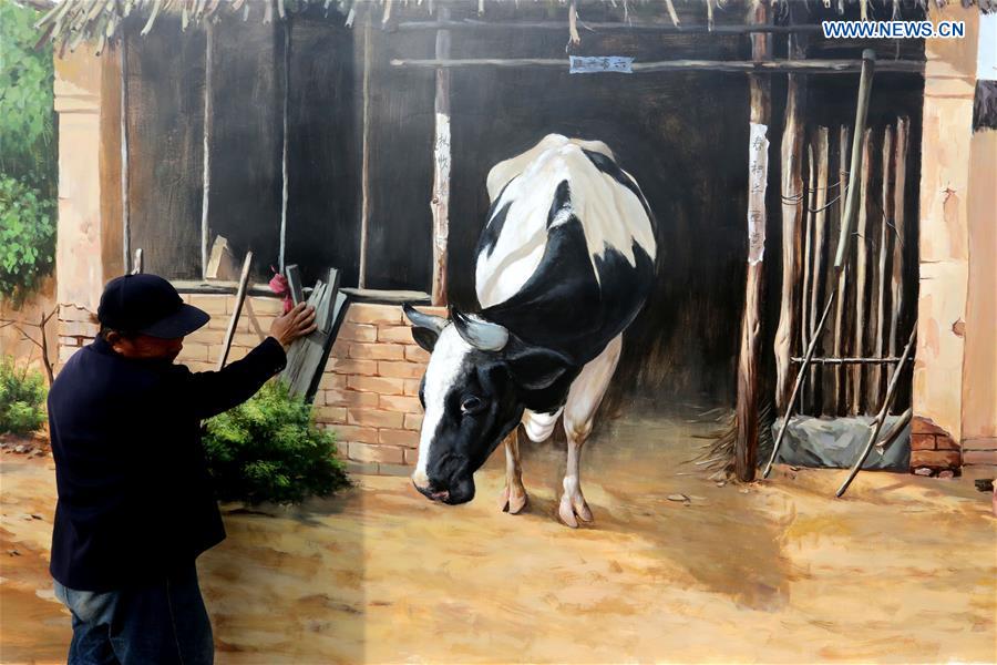 3D paintings displayed in E China