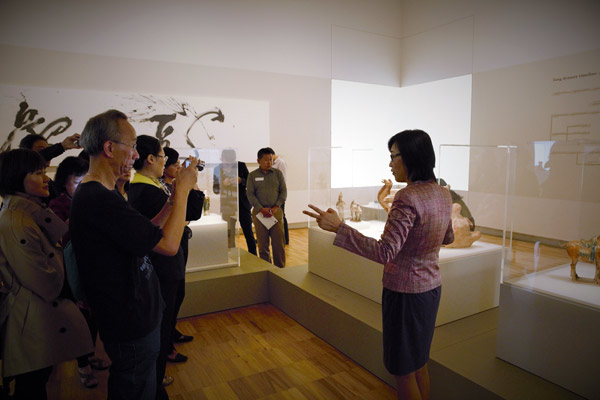 Australians get insight into China's golden age through Tang Dynasty treasures