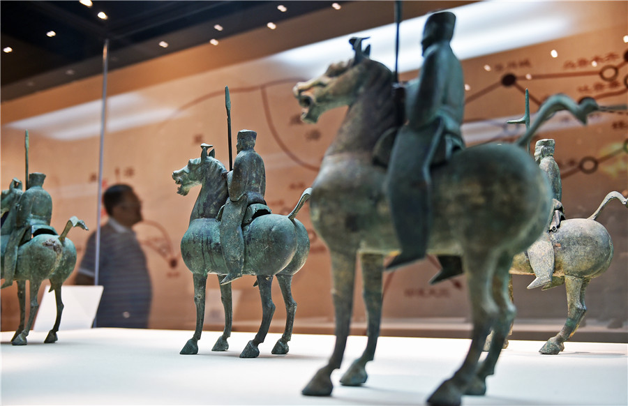 Silk Road-themed relics exhibition opens in C China