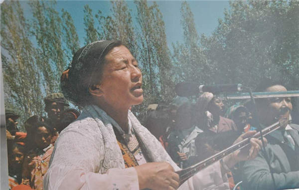 Kazak folk music inherited in Xinjiang