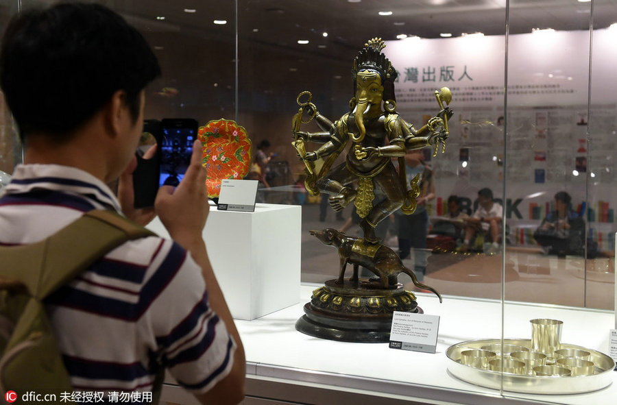 Silk road culture sparkles at Hong Kong book fair