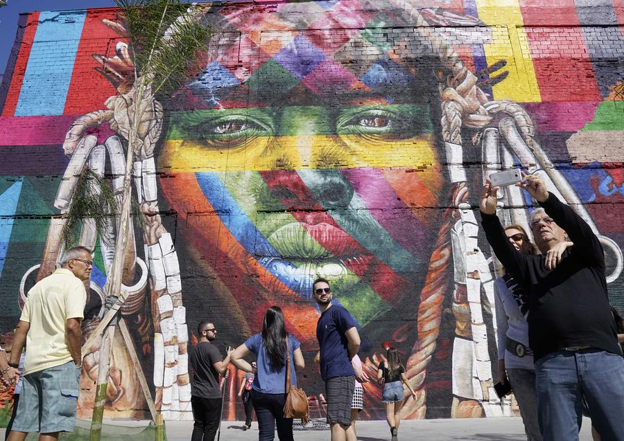 Giant graffiti painting greets Rio 2016 Olympic Games in Brazil
