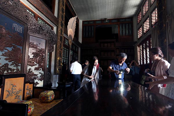 Siku Quanshu re-appears at Palace Museum