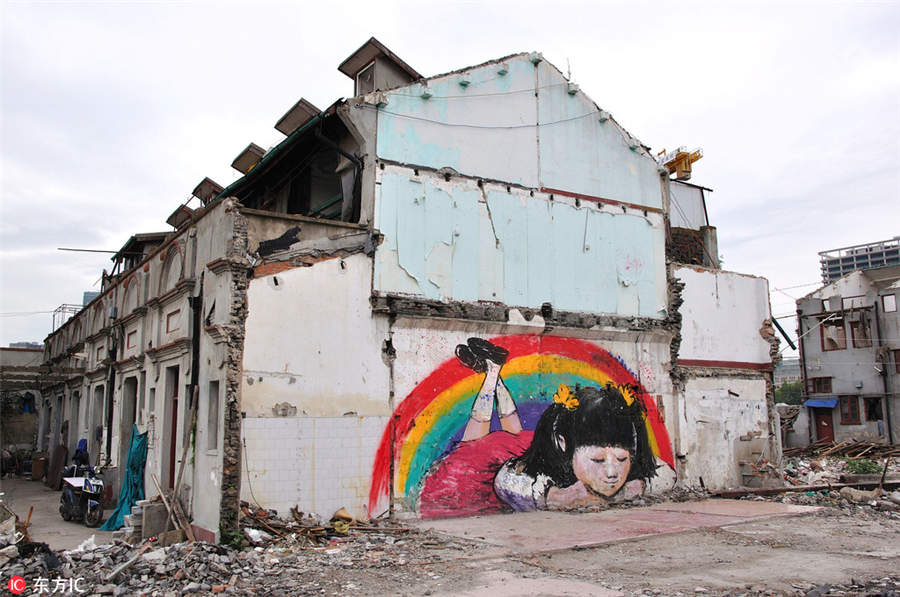 3D paintings revive dilapidated walls