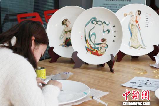 Gansu university sets up handicraft courses
