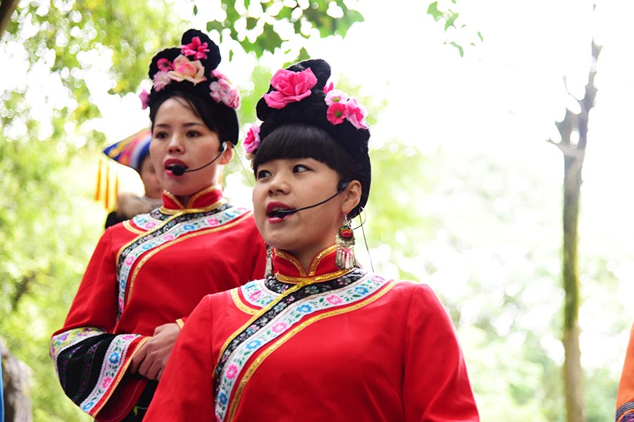 Zhuang culture: home of colorful dresses, folk songs