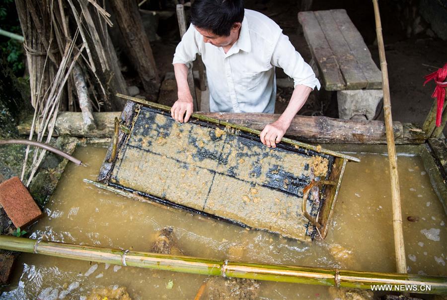 Chongqing develops 'Tuhuo' paper as tourism project