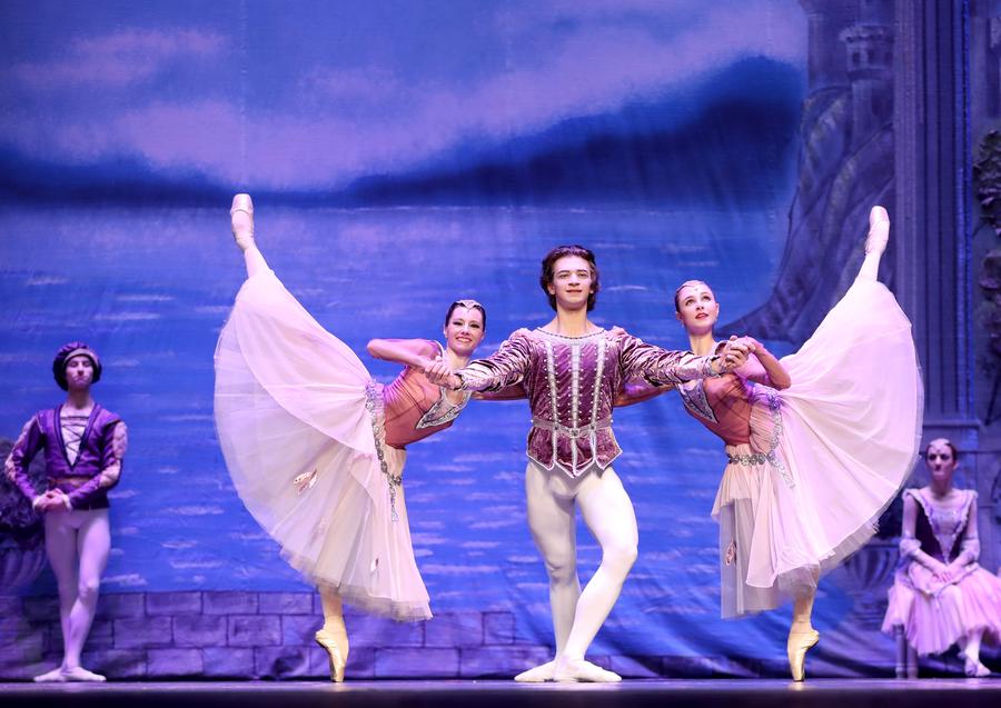 Russian dancers perform in ballet 'Swan Lake' in Beijing
