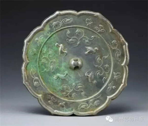 Many relics unearthed from Liao Dynasty tomb