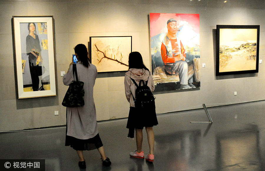 Picturesque 'Jiangnan' depicted in oil paintings in Suzhou exhibition