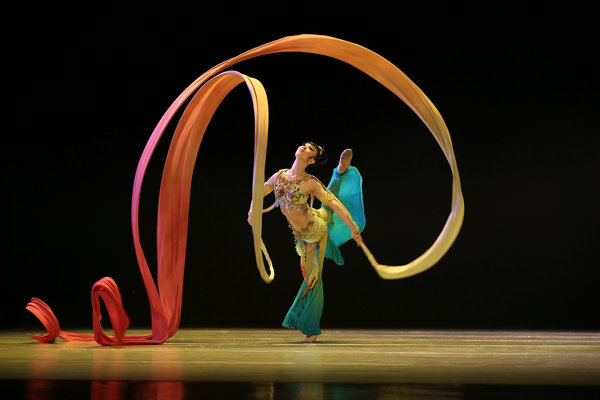 Amateur dancers embrace performing at Beijing festival