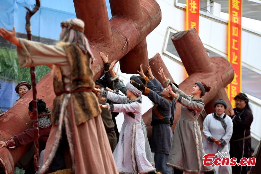 Daur people mark traditional festival