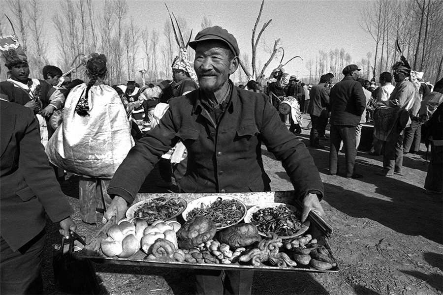 Photographer captures life on Loess Plateau in Gansu