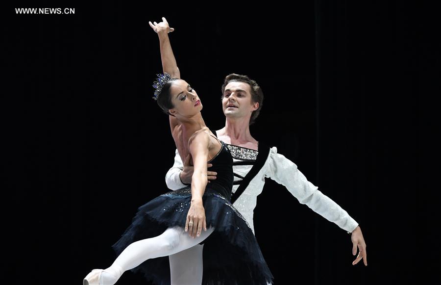 Dancers perform at BRICS Night of Ballet in SE China's Xiamen