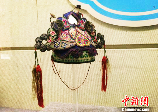 Children's hats exhibition displays traditional Shanxi culture