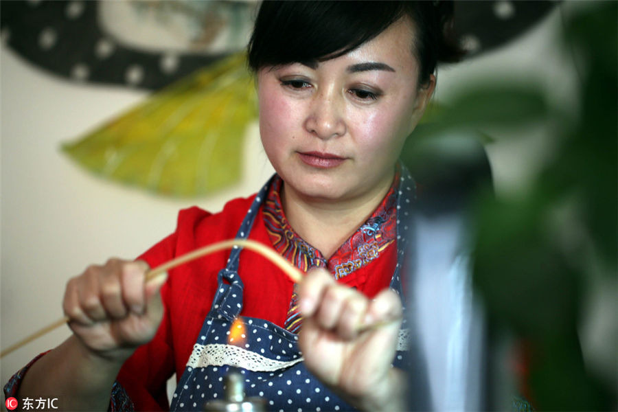 Master of kite-making wants craft to soar high