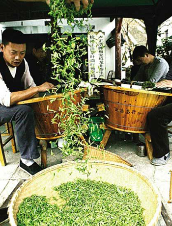 Enjoy a cup of tea around the Tomb Sweeping Festival