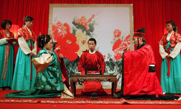 Traditional wedding with style of Han and Tang dynasties held in Luoyang, China's Henan