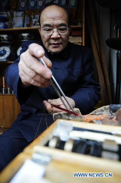 Steelyard craftsman in central China