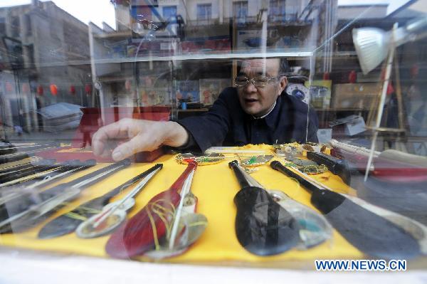 Steelyard craftsman in central China