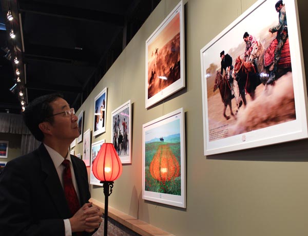 Beautiful Xinjiang exhibit in New York 