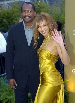 Beyonce's father no longer manage her career