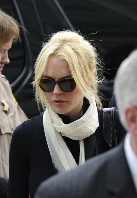 Lindsay Lohan out of jail after rollercoaster day