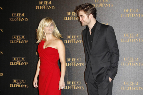 Pattinson and Witherspoon attend premiere of 'Water for Elephants' in Paris