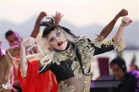 Lady Gaga imitation goes wrong in New Jersey