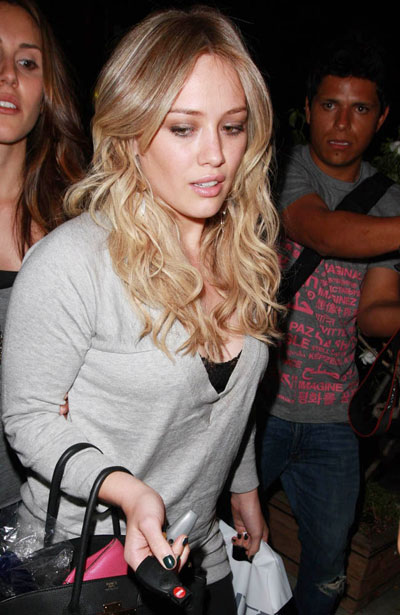 Hilary Duff expecting first child