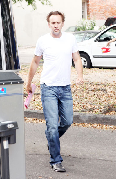 Nicolas Cage buys mammoth knife