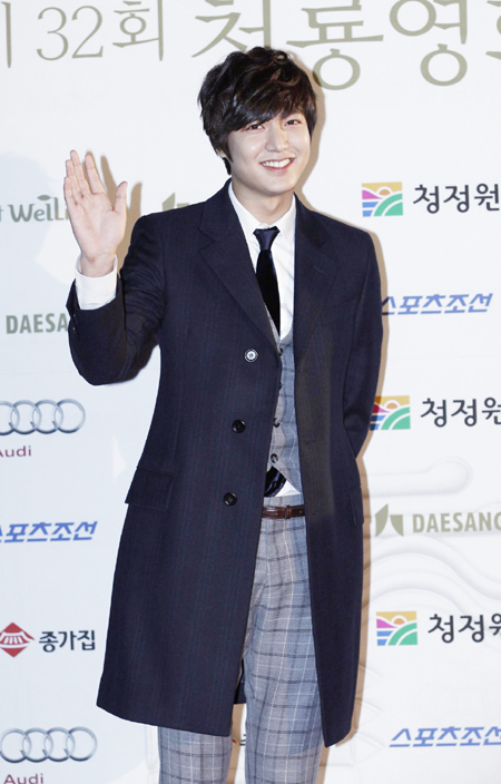 Blue Dragon Film Awards held in Seoul