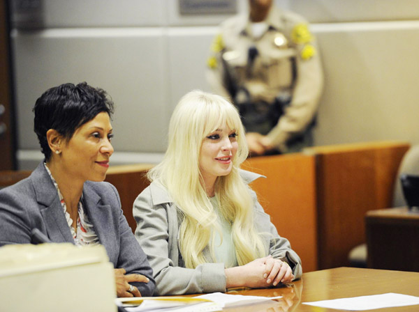 Lindsay Lohan attends probation hearing