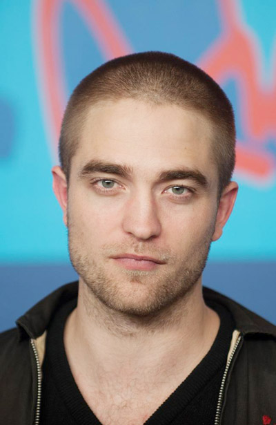 Pattinson's kissing skills praised