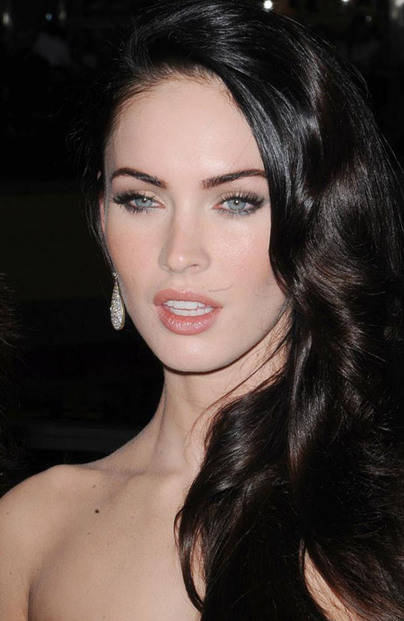 Megan Fox ends interview with Steve Jones