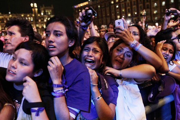 Justin Bieber performs in Mexico City