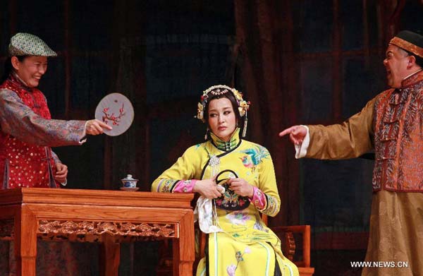 Chinese actress Liu Xiaoqing performs in drama 'Fenghua Juedai'