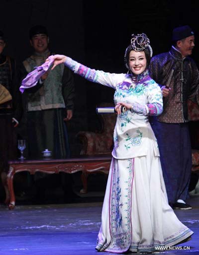 Chinese actress Liu Xiaoqing performs in drama 'Fenghua Juedai'