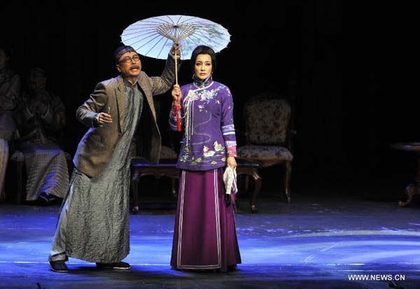 Chinese actress Liu Xiaoqing performs in drama 'Fenghua Juedai'