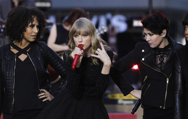 Taylor Swift sings 'Good Morning America'