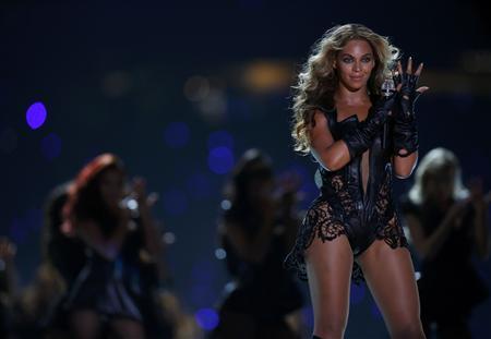 Beyonce struts back onto world stage with tour