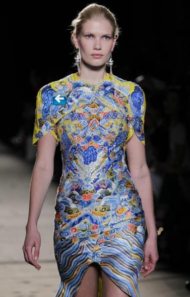 Chinese designer shows collection in Paris