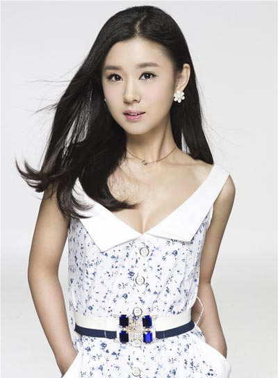 Photoshoots of actress Li Xiaomeng