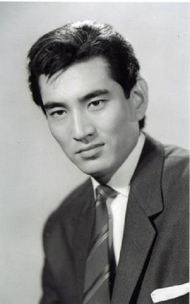 Recalling classical film images of Ken Takakura