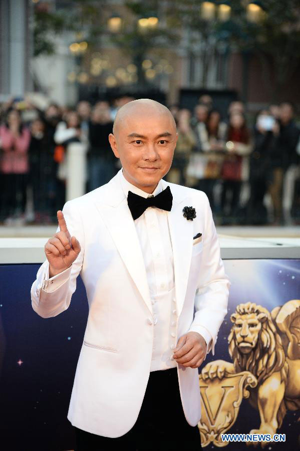 Stars shine at red carpet of 15th Huading Awards in Macao