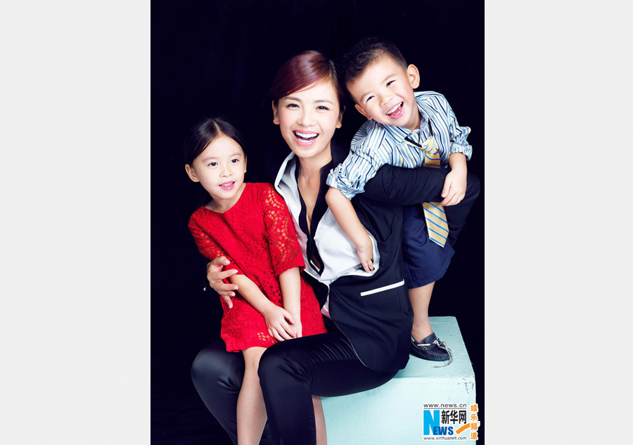 Actress poses with son and daughter for Mother's Day