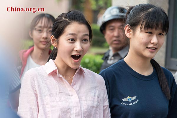 Guanxiaotong Sex - Rising star surrounded by fans after major exam[1]|chinadaily.com.cn