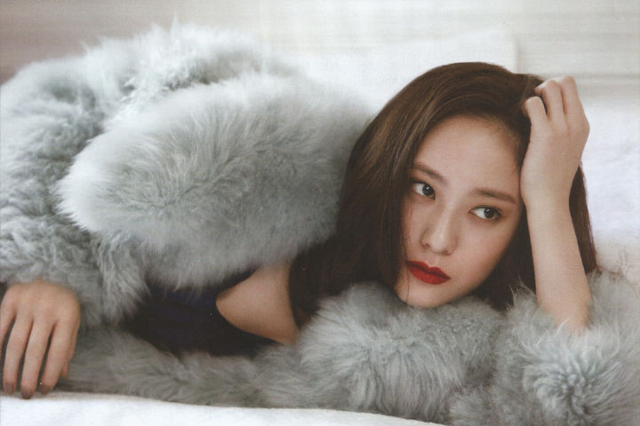 Sisters Jessica and Krystal pose for 'Cosmopolitan'